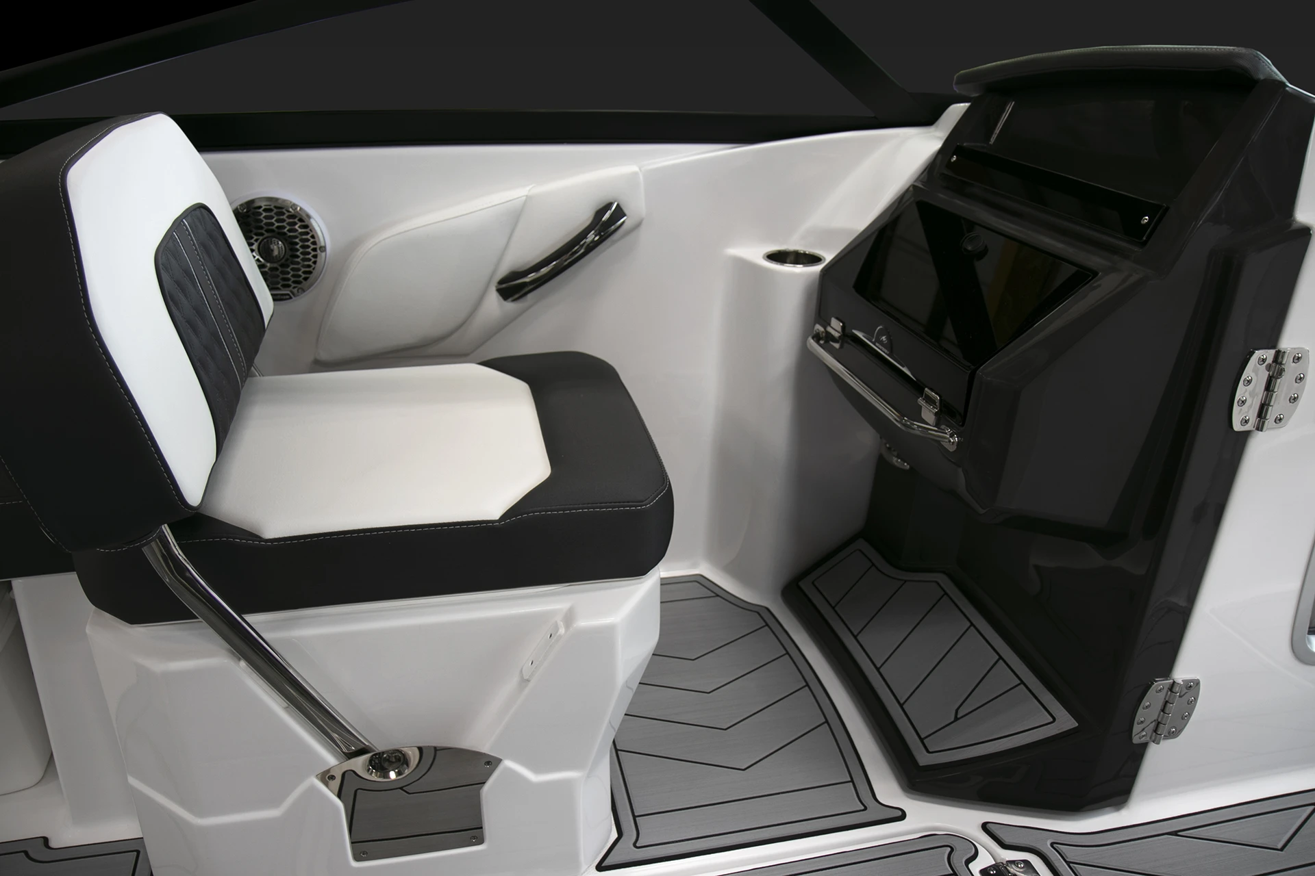 Passenger console seating with integrated storage and cup holder on the Monterey M4